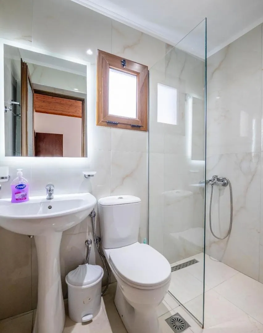 La Luna Resort Εξαμίλιο Ξενοδοχείο