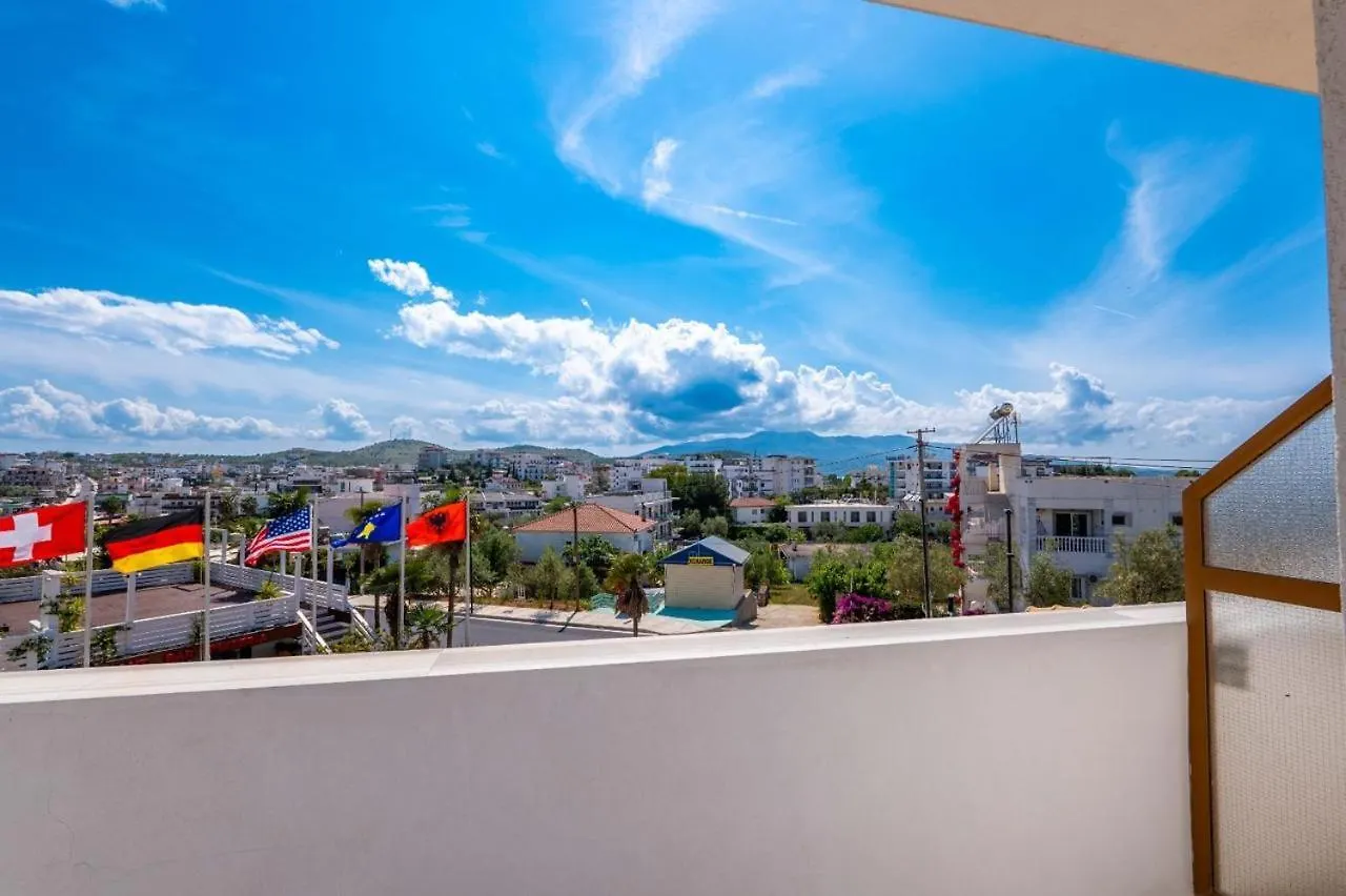 La Luna Resort Εξαμίλιο 3*,